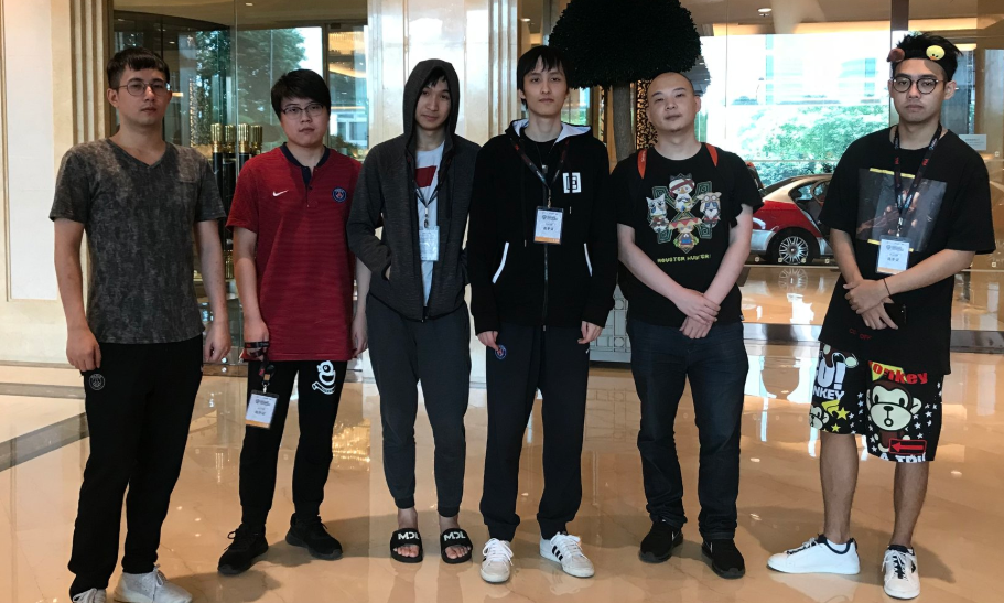 更是默契